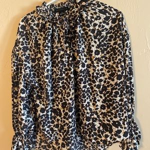 Sanctuary blouse size small. Would fit as a medium